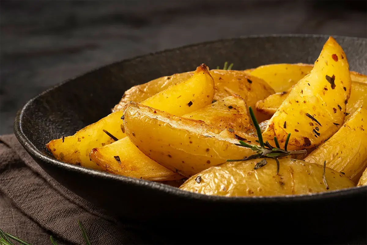 Batata Assada No Forno Com Um Tempero Especial Que Vai Deixar Sua Receita Incr Vel Gastronomias