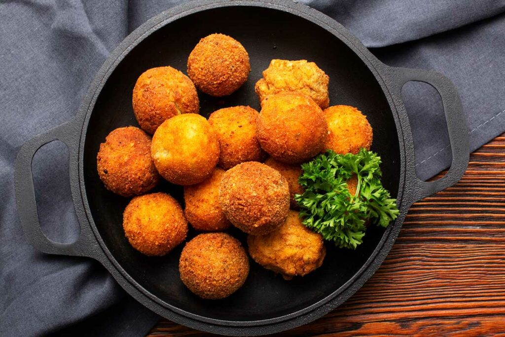 Bolinho de Batata com Frango Uma receita irresistível e simples de preparar GASTRONOMIAS