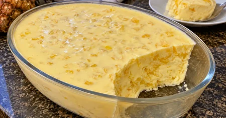Geladão de abacaxi mega saboroso e super cremoso com passos simples