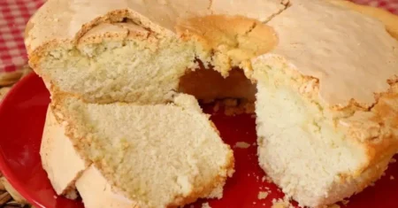 Bolo Brevidade: Receita Tradicional que Derrete na Boca com Apenas 3 Ingredientes