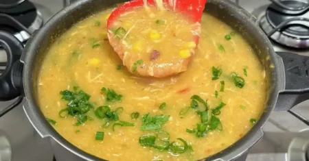 Caldo de kenga cremoso e irresistível para um jantar em família