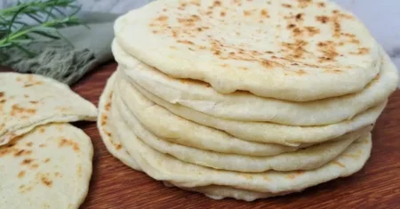 Pão sírio caseiro na frigideira: fácil, rápido e perfeito para o lanche