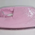 Sobremesa de uva na travessa cremosa, fácil e pronta em minutos!