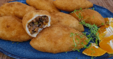 Risoles de carne moída com massa macia: receita simples e infalível para um salgado perfeito