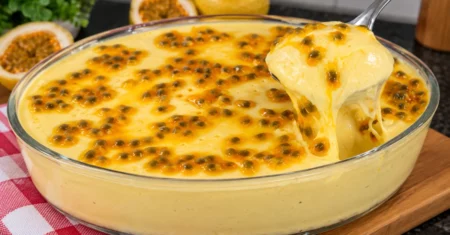 Mousse de maracujá com a fruta: cremosa, fácil e sem gelatina