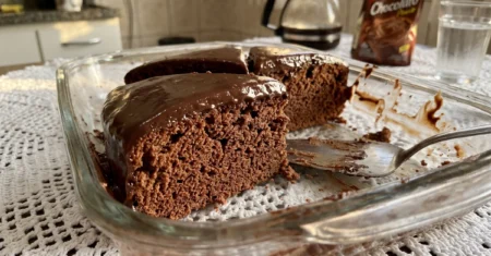 Bolo de Chocolate fofinho: receita fácil, rápida e deliciosa