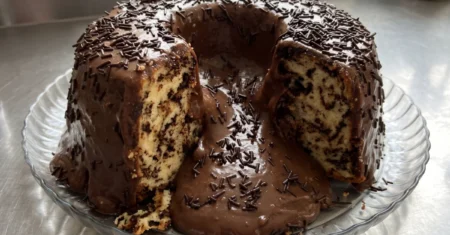 Bolo Formigueiro: Receita Fofinha com Cobertura de Chocolate