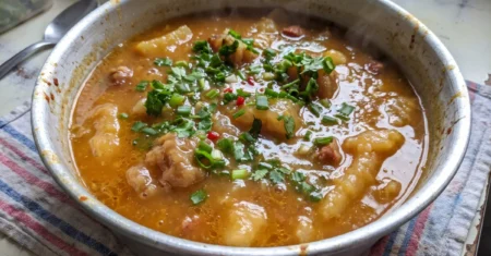 Caldo de mocotó: receita caseira encorpada e saborosa