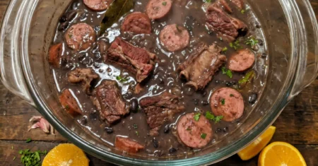 Feijoada brasileira: receita tradicional e saborosa