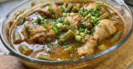 Frango com quiabo: receita mineira com caldo bem temperado