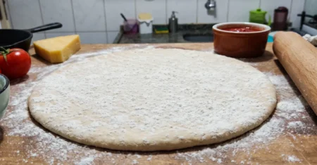 Massa de Pizza Caseira: Fácil, Macia e Crocante