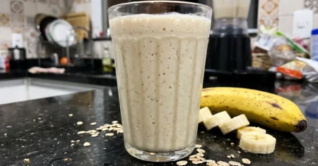 Vitamina de banana com aveia: cremosa e fácil